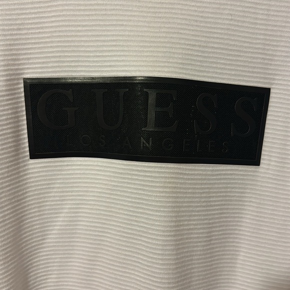GUESS (XL) - Picture 3 of 7